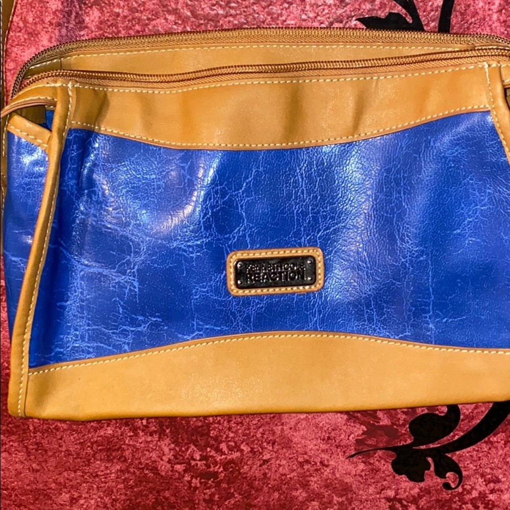 Kenneth Cole Reaction Cross body purse